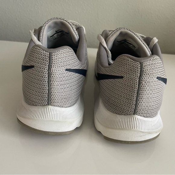 Nike RUN SWIFT Men's Gray Running Shoes - Picture 2 of 10